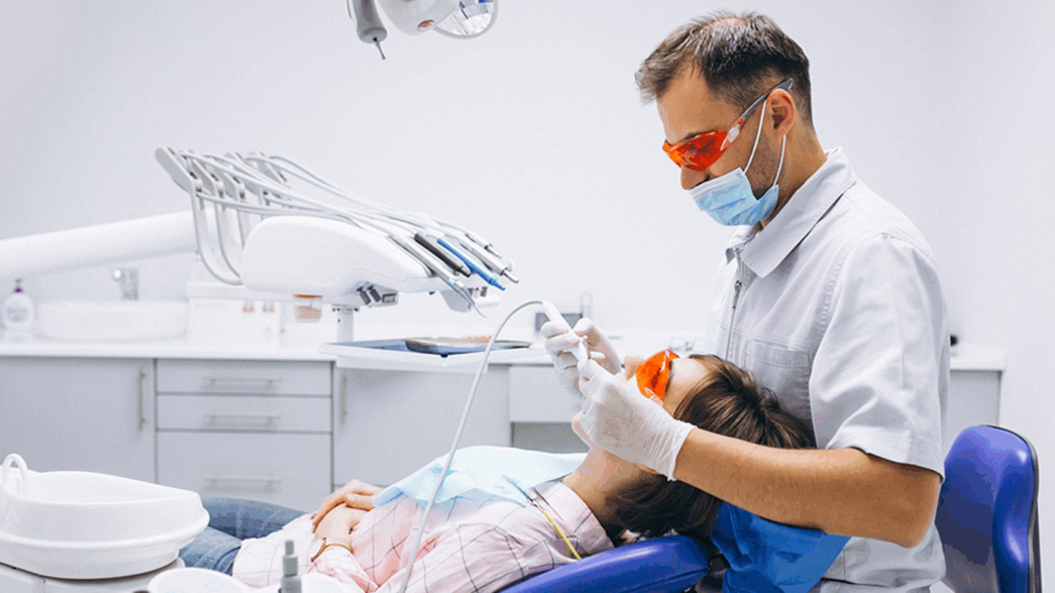 Dental Veneers in Laguna Beach: Transform Your Smile